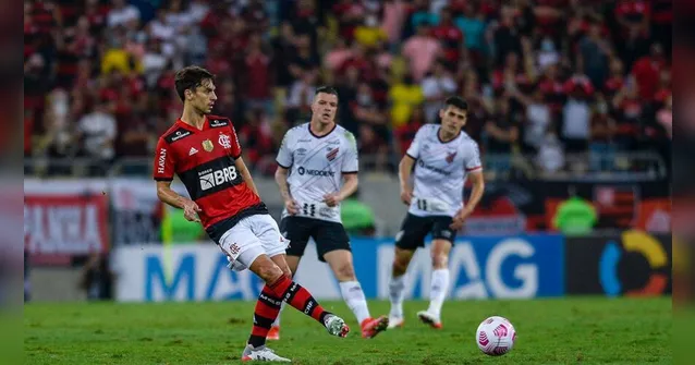 Imagem ilustrativa da notícia Flamengo cede empate para o Athletico-PR e título fica longe