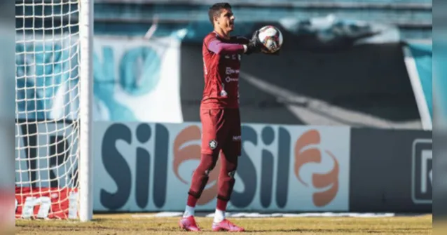 Imagem ilustrativa da notícia Goleiro do Remo resolve drama de paraenses na Argentina