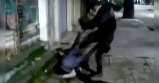 Imagem ilustrativa da notícia Vigilantes agridem moradores em situação de rua; assista!