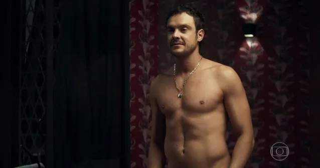 Imagem ilustrativa da notícia Sérgio Guizé fez implante para série Verdades Secretas 2