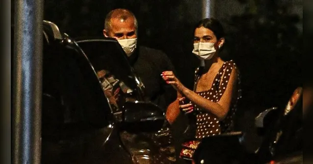 Imagem ilustrativa da notícia Marquezine é vista em shopping com homem misterioso