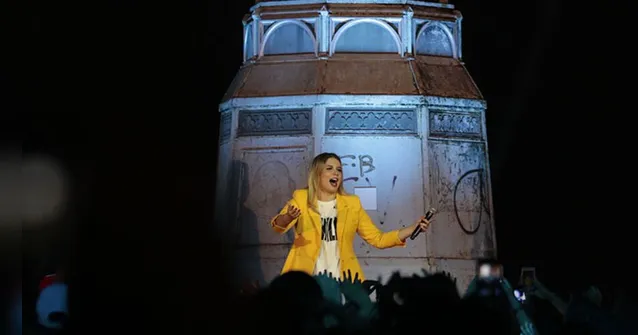 Imagem ilustrativa da notícia Relembre: Marília andou pelo comércio de Belém e gravou DVD