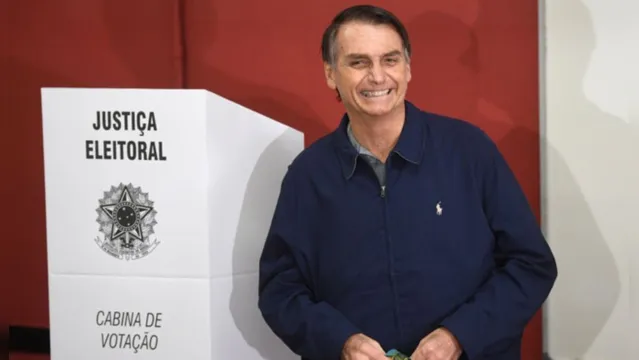 Imagem ilustrativa da notícia Bolsonaro muda tom e afirma que acredita no voto eletrônico
