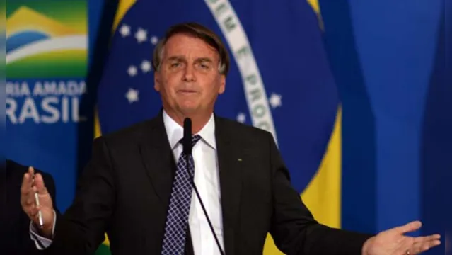 Imagem ilustrativa da notícia "Quer fechar de novo porr*?'', diz Bolsonaro sobre Anvisa