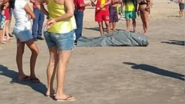 Imagem ilustrativa da notícia Idosa é encontrada morta na areia de praia no RJ