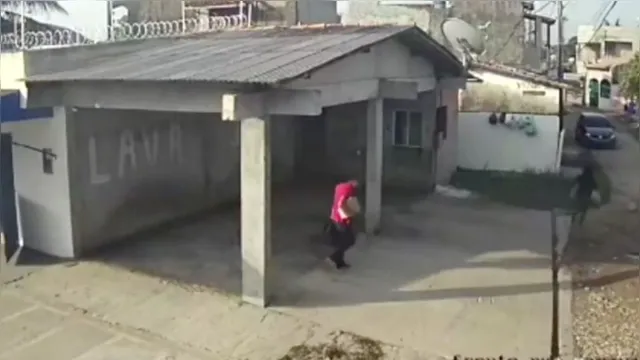 Imagem ilustrativa da notícia Vídeo: Casal rouba R$100 mil de casa lotérica em Ananindeua