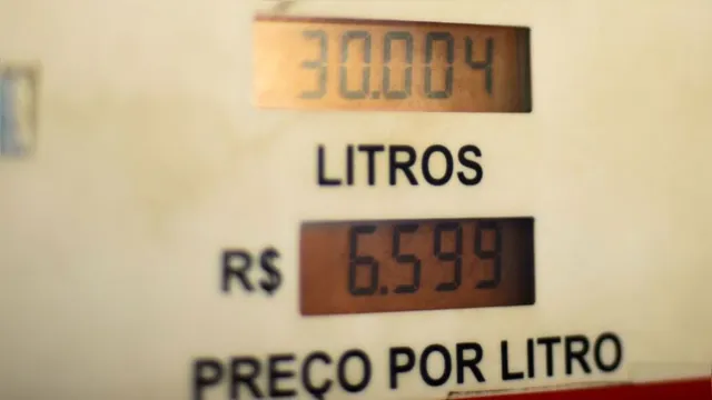 Imagem ilustrativa da notícia Encher o tanque custa R$ 107 a mais em Belém que em 2020