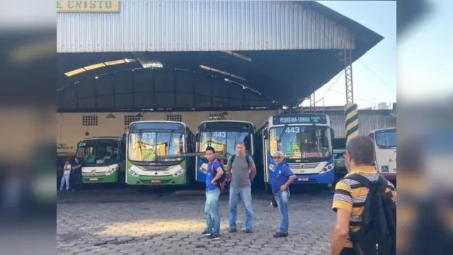 Imagem ilustrativa da notícia Rodoviários paralisam 8 linhas de ônibus em Belém