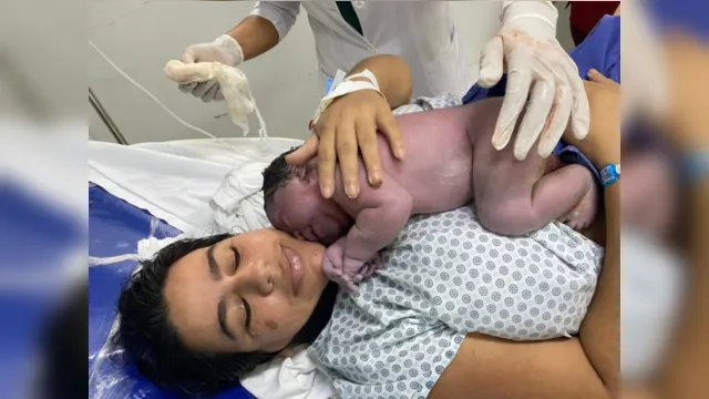 Imagem ilustrativa da notícia Pela 2ª vez, mãe dá à luz bebê de 5 kg de parto normal