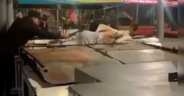 Imagem ilustrativa da notícia Veja depoimento de homem torturado por vigilantes em Belém