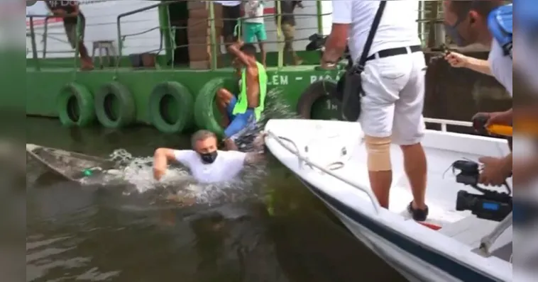 Imagem ilustrativa da notícia Vídeo: Luciano Huck afunda canoa de ribeirinho no Pará
