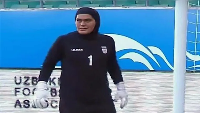 Imagem ilustrativa da notícia Irã é acusado de ter homem no gol da seleção feminina