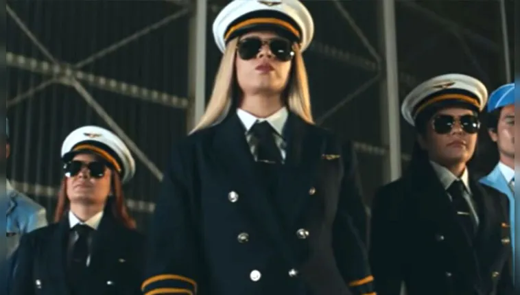 Imagem ilustrativa da notícia Marília Mendonça se vestiu de piloto em último clipe. Veja!