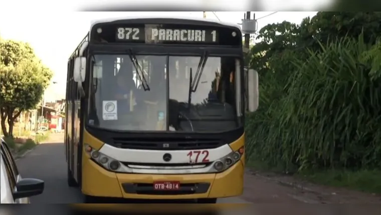 Imagem ilustrativa da notícia Vídeo: Paracuri e a dificuldade de conseguir ônibus