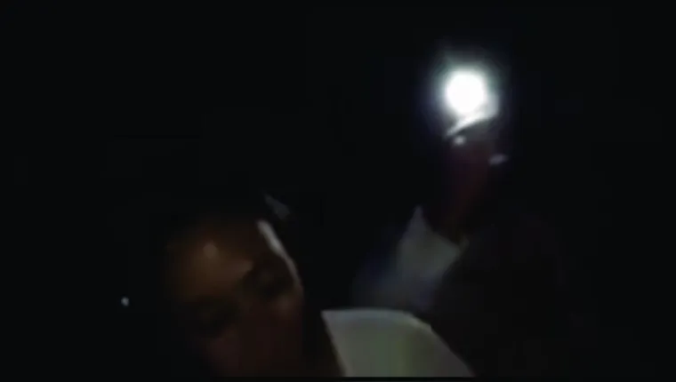 Imagem ilustrativa da notícia Vídeo: no casamento, noiva é filmada pegando o bartender