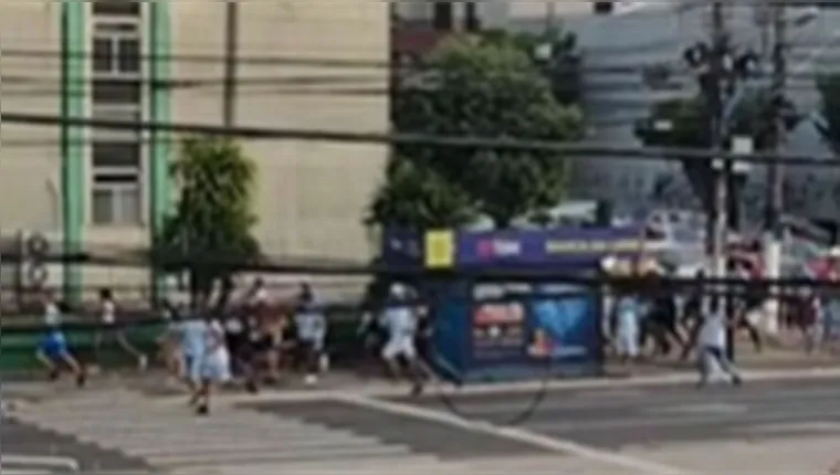 Imagem ilustrativa da notícia Vídeo: Torcedores provocam tumulto antes do Re-Pa