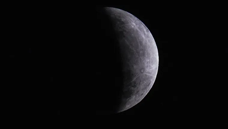 Imagem ilustrativa da notícia Eclipse
parcial da Lua poderá ser observado em Belém
