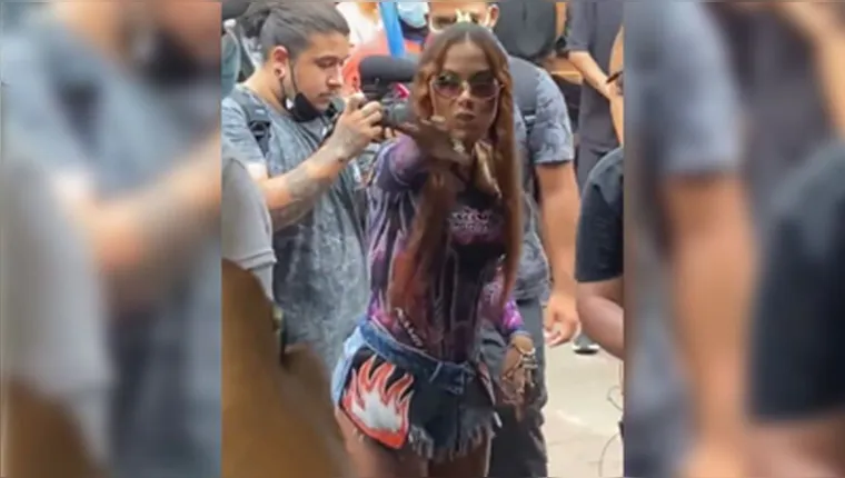 Imagem ilustrativa da notícia Vídeo: veja a gravação do clipe de Anitta no Ver-o-Peso