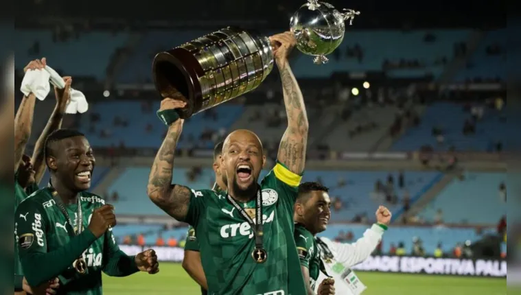 Imagem ilustrativa da notícia Felipe Melo é do Fluminense! Jogador chega segunda no Rio