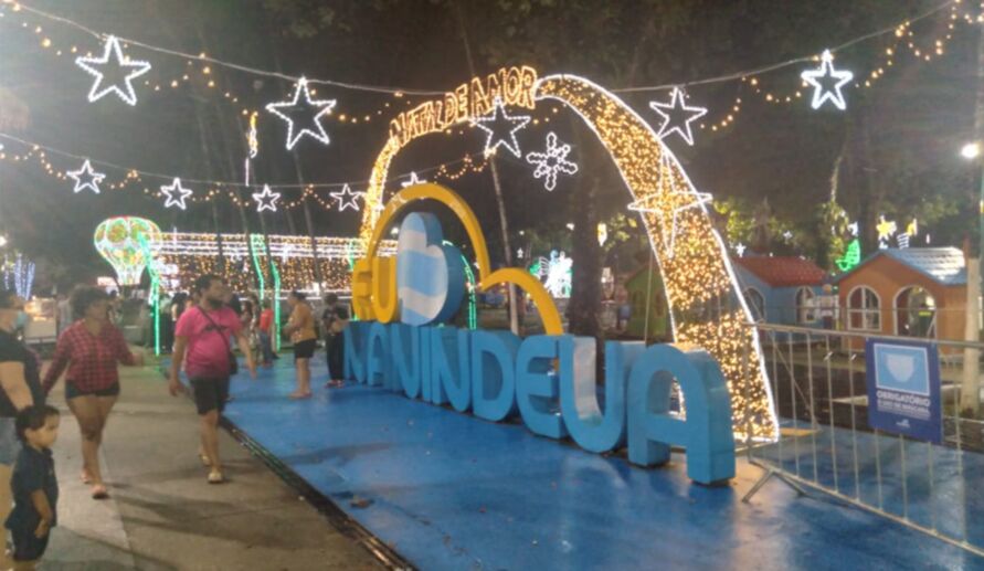 Iluminação e decoração de Natal inauguradas em Ananindeua