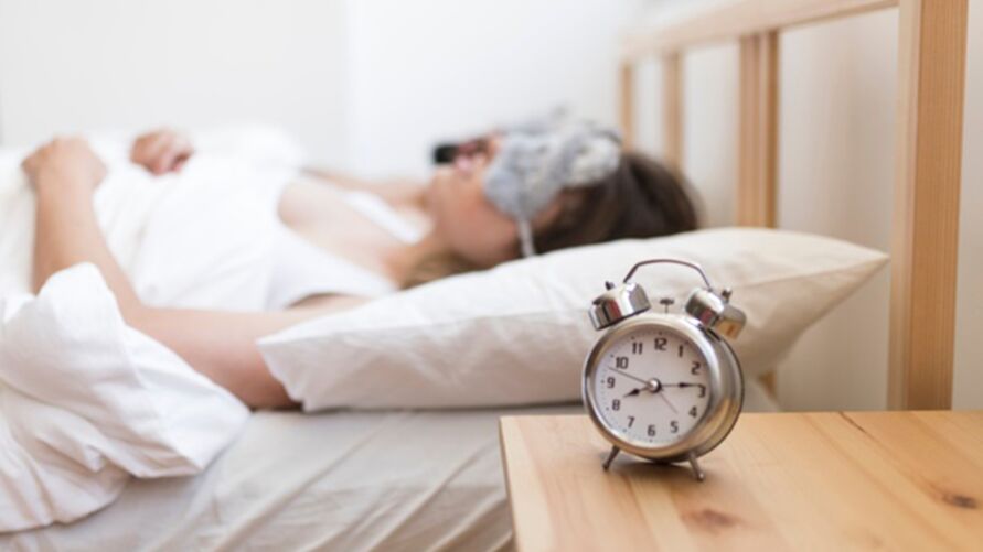 Ter uma noite mal dormida pode causar diversos sintomas, incluindo dores de cabeça e baixa de imunidade