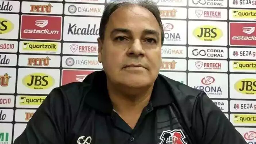 Ney estava no Santa Cruz, mas também jáq teve passagem pelo Sport Recife.