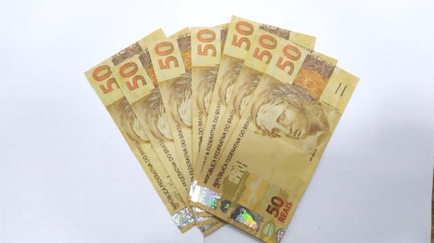 Os R$ 350 em notas falsas apreendidos com o acusado