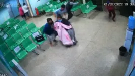 A ação causou desespero e correria dentro da unidade de saúde.