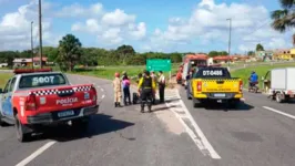 Agentes do Detran e da Polícia Militar conseguiram acalmar a mulher e acionaram o Serviço de Atendimento Móvel de Urgência (Samu). 