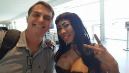 Inês Brasil em foto com Bolsonaro