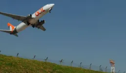 Viagem com 182 pessoas a bordo ocorreu horas antes do Réveillon