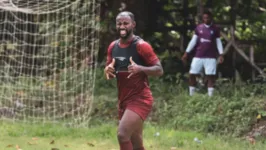 Bruno Alves vem mostrando personalidade pelo lado esquerdo do ataque azulino