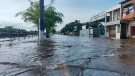 Rio Tocantins voltou a subir e já alaga ruas na área portuária do município