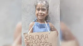 Inara Raquel, de apenas 6 anos ficou muito feliz com a aprovação. e comemorou a conquista