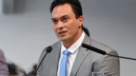 O senador deu uma declaração sobre sua sexualidade e o caso logo repercurtiu.