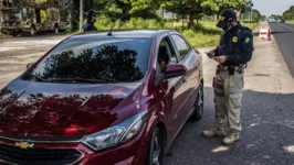 Mais de mil carros com registro de roubo foram recuperados pela PRF.