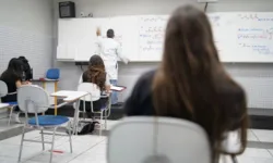 Imagem ilustrativa da notícia Mais tempo na escola: veja o que muda no novo Ensino Médio