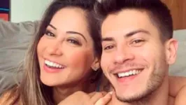 Participante do Camarote do BBB 22, Arthur Aguiar é conhecido por sua carreira de ator, mas também por polêmicas recentes com sua esposa, Mayra Cardi 