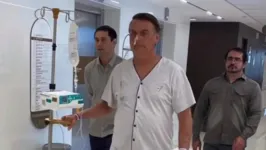 Imagem ilustrativa da notícia Michelle posta foto de Bolsonaro caminhando após internação