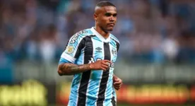 Grêmio e Douglas Costa devem assinar a rescisão de contrato nos próximos dias

