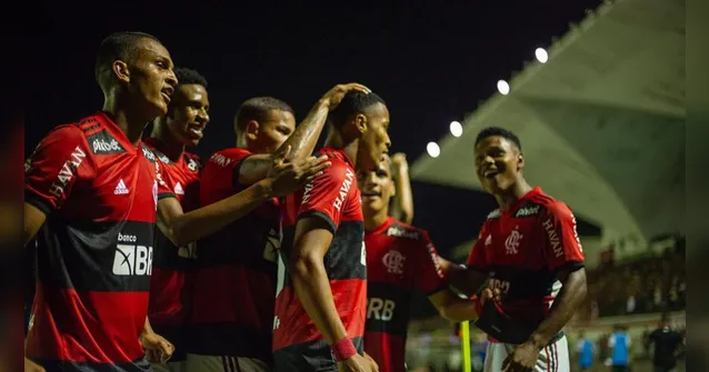 Imagem ilustrativa da notícia Vídeo: Inter e Flamengo vencem na estreia dos estaduais
