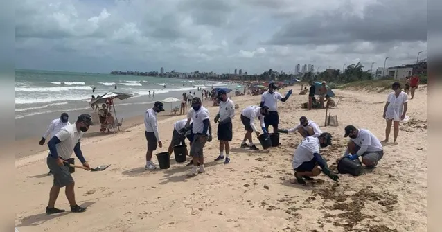 Imagem ilustrativa da notícia Óleo em praia nordestina acende alerta para desastre 