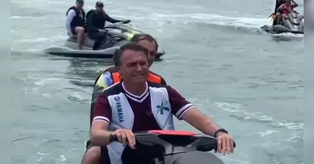 Imagem ilustrativa da notícia Em meio a críticas, Bolsonaro passa Carnaval na praia