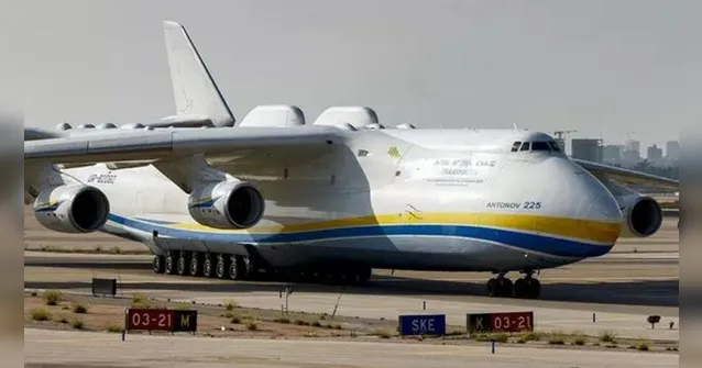 Imagem ilustrativa da notícia Maior avião do mundo é destruído em ataque russo na Ucrânia 
