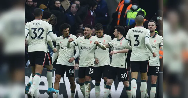 Imagem ilustrativa da notícia Liverpool vence e se aproxima do líder Manchester City 