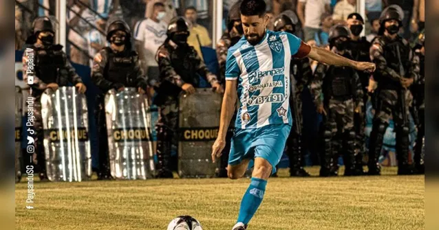 Imagem ilustrativa da notícia Ricardinho: primeiro gol no Paysandu e liderança no clube