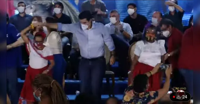 Imagem ilustrativa da notícia Vídeo: Helder dança carimbó na entrega da Usina da Paz