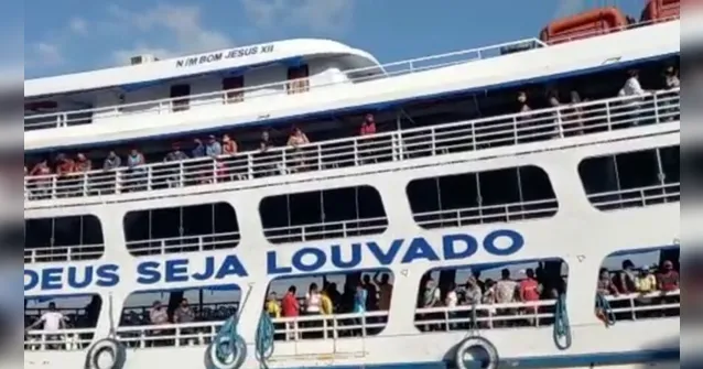 Imagem ilustrativa da notícia Navio fluvial faz travessia para Outeiro; veja os horários