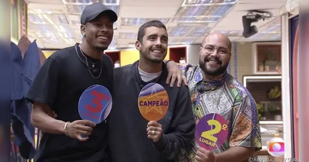 Imagem ilustrativa da notícia Vìdeo: Tiago deixa presentes para brothers antes de desistir