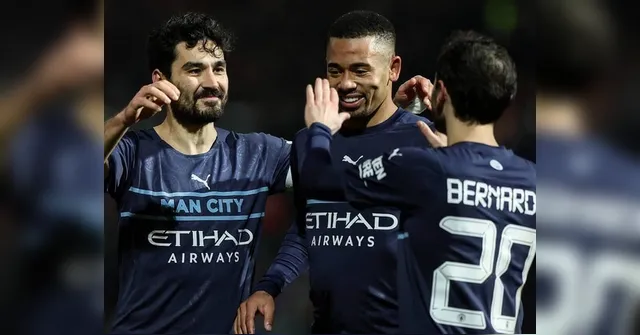 Imagem ilustrativa da notícia Jesus perde pênalti, mas marca na goleada do City